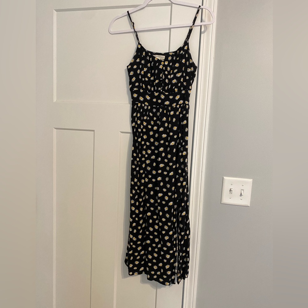 Aeropostale Black Daisy Print Maxi Dress